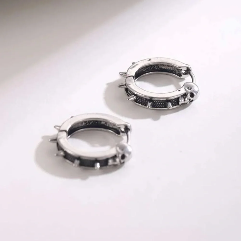 💀 Awesome Rustic Style Skeleton Skull Spiked Hoop Earrings 💀 - Picture 4 of 5